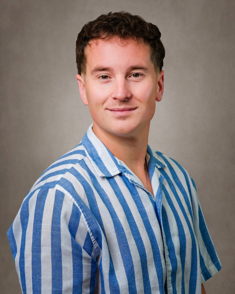 Headshot of Thomas Roth